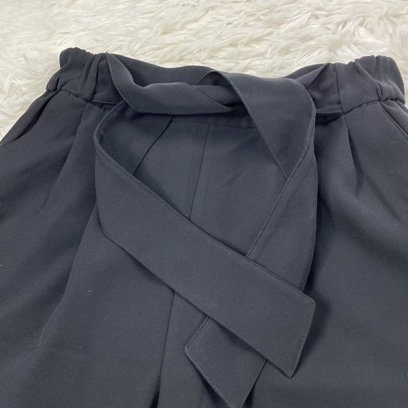 Lululemon Noir Short 5.5" Black - Picture 3 of 6